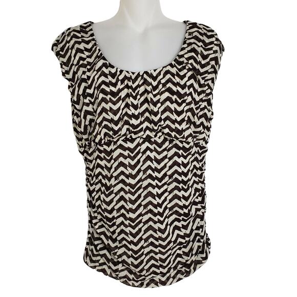 Kenneth Cole New York Women Blouse Medium Nylon Chevron Short Sleeve Brown White - Picture 1 of 11